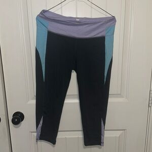 Free2B cropped leggings